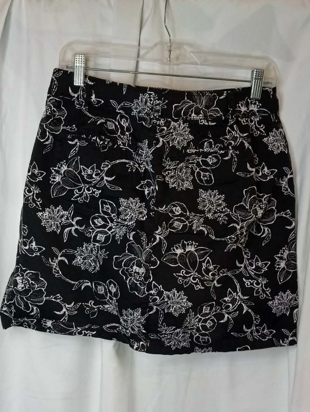 croft & barrow Black White Floral SKORT Skirt Shorts Casual Party 8 Beach Retro